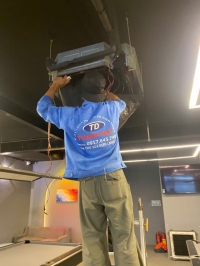 Dịch Vụ Vệ Sinh Máy Lạnh Âm Trần Quận 7
